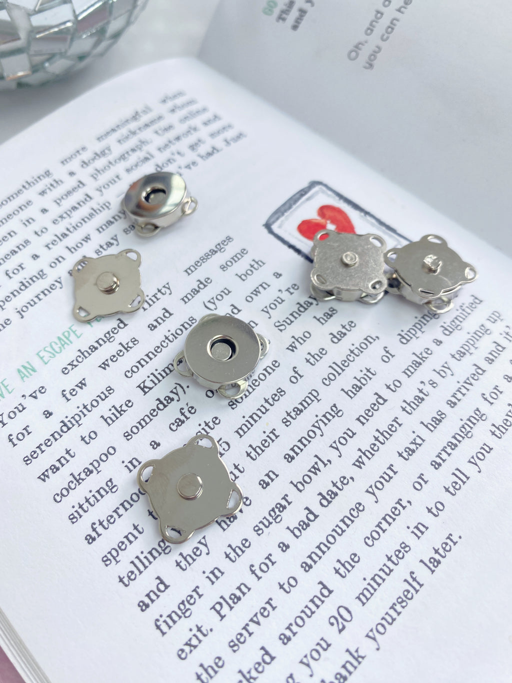 Pack of 4 Sew-on Clasps